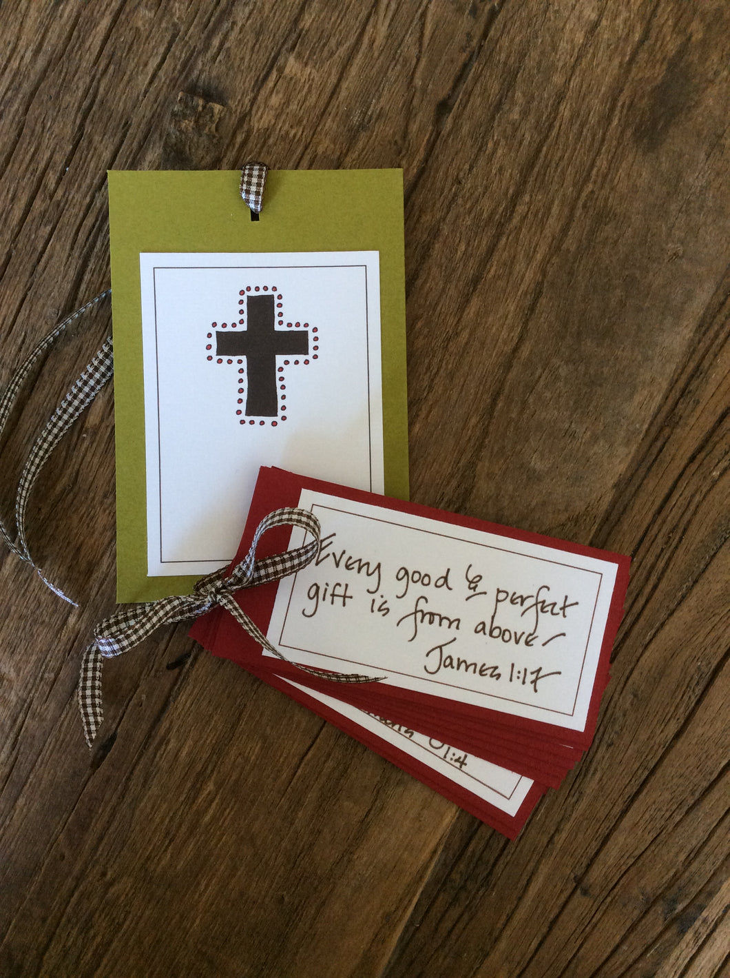 Dotted Cross Gift Tags